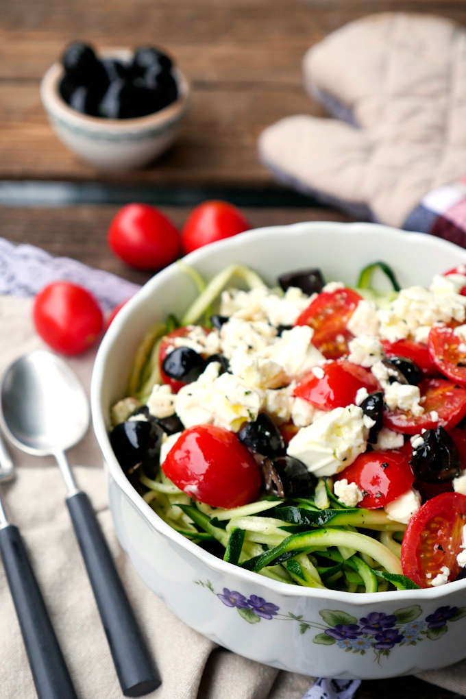 Low Carb Zucchini noodles with olives, tomatoes and feta