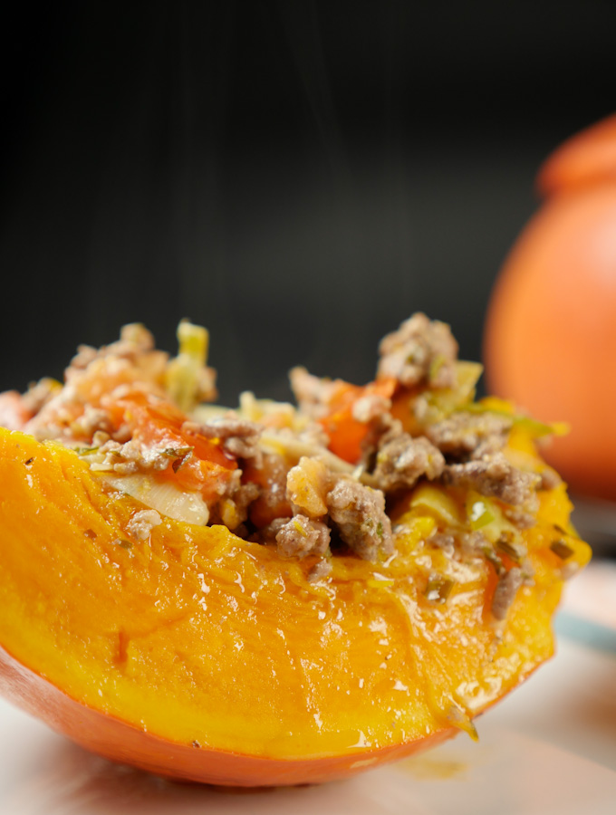 Autumnally stuffed pumpkin with minced meat and leeks