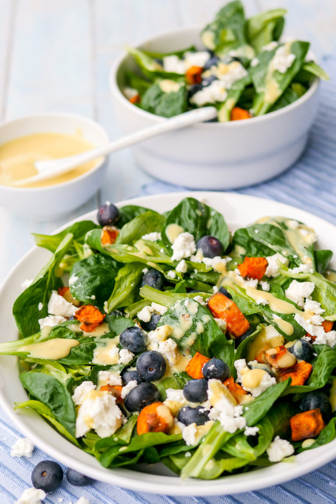 Corn salad with sweet potatoes and blueberries - a delicious winter salad with a quick honey-mustard-dressing CALF FRIEND #Farm salad #winter salad # sweet potatoes # blueberries #recipe 